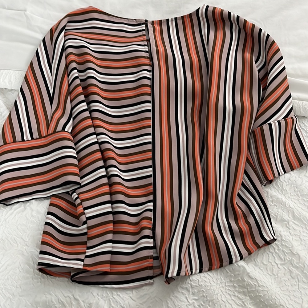 Express Striped Blouse - Picture 4 of 5